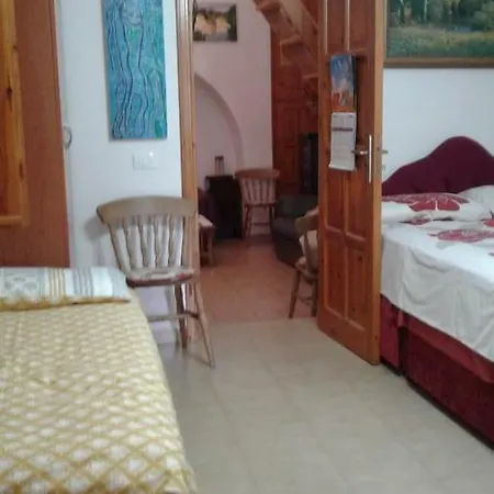 Larissa House Scalea