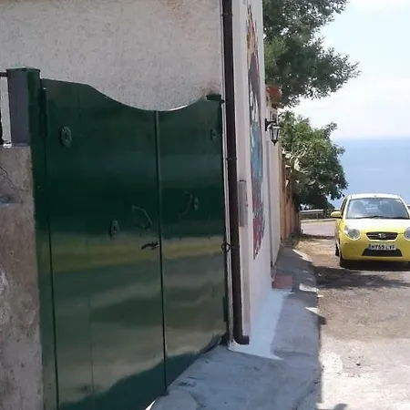 Larissa House Apartmán Scalea