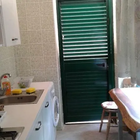 Larissa House * Scalea