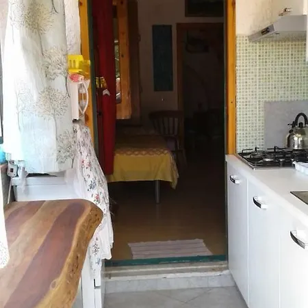 Larissa House Apartmán *